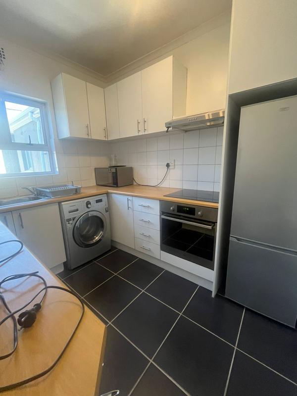 To Let 2 Bedroom Property for Rent in Vredehoek Western Cape